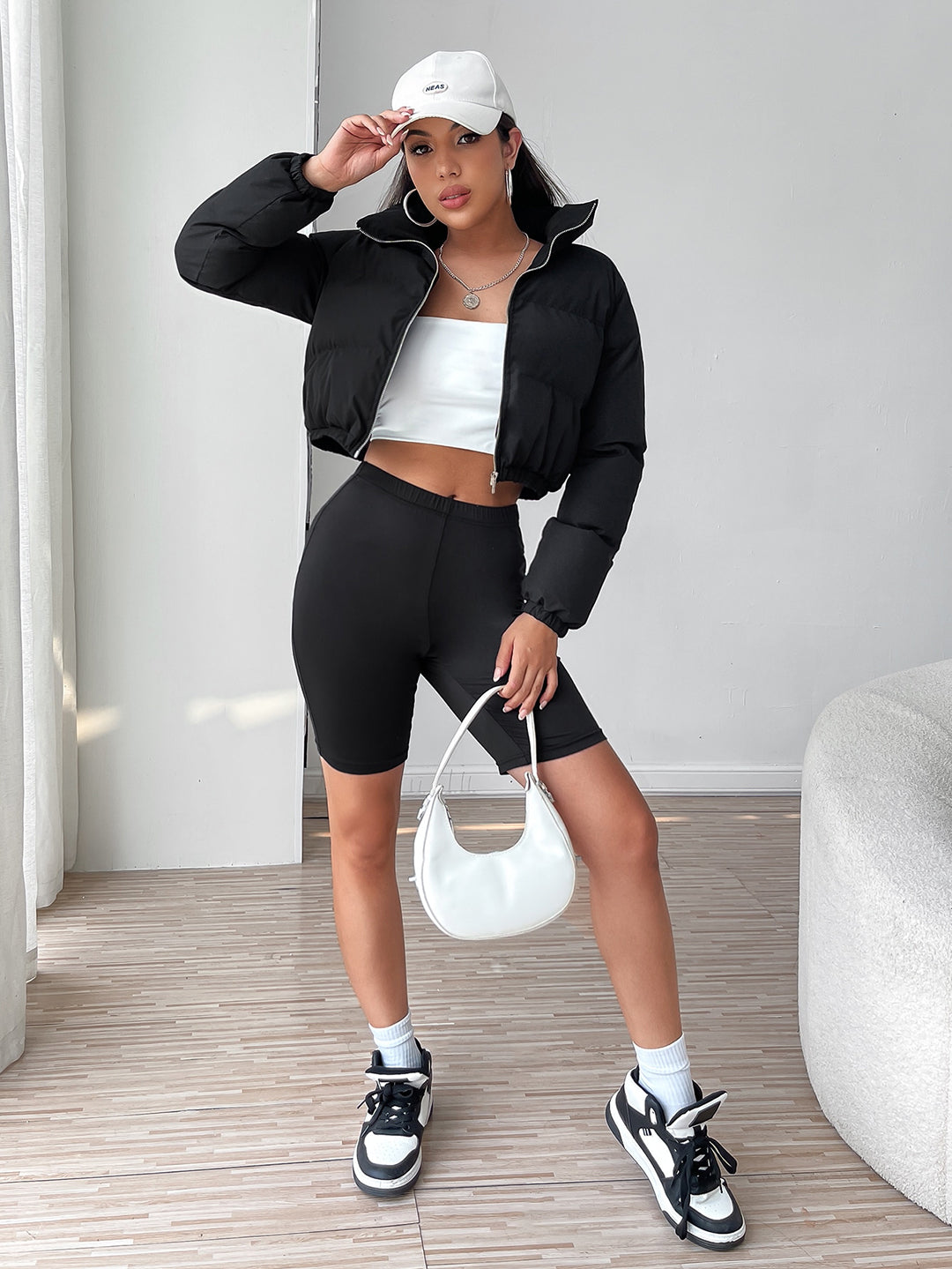 Clobulk Women Black Jacket (Set of 5 Pc)- ₹532/per pc