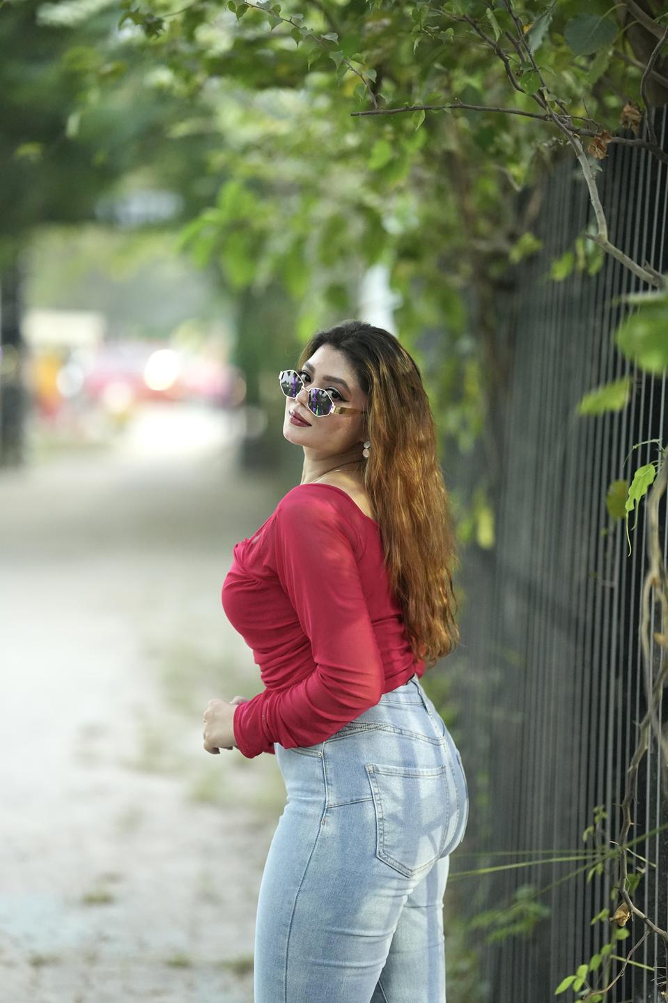 Clobulk Women Top (Set of 10PC - 2 Colour)- ₹224/per pc